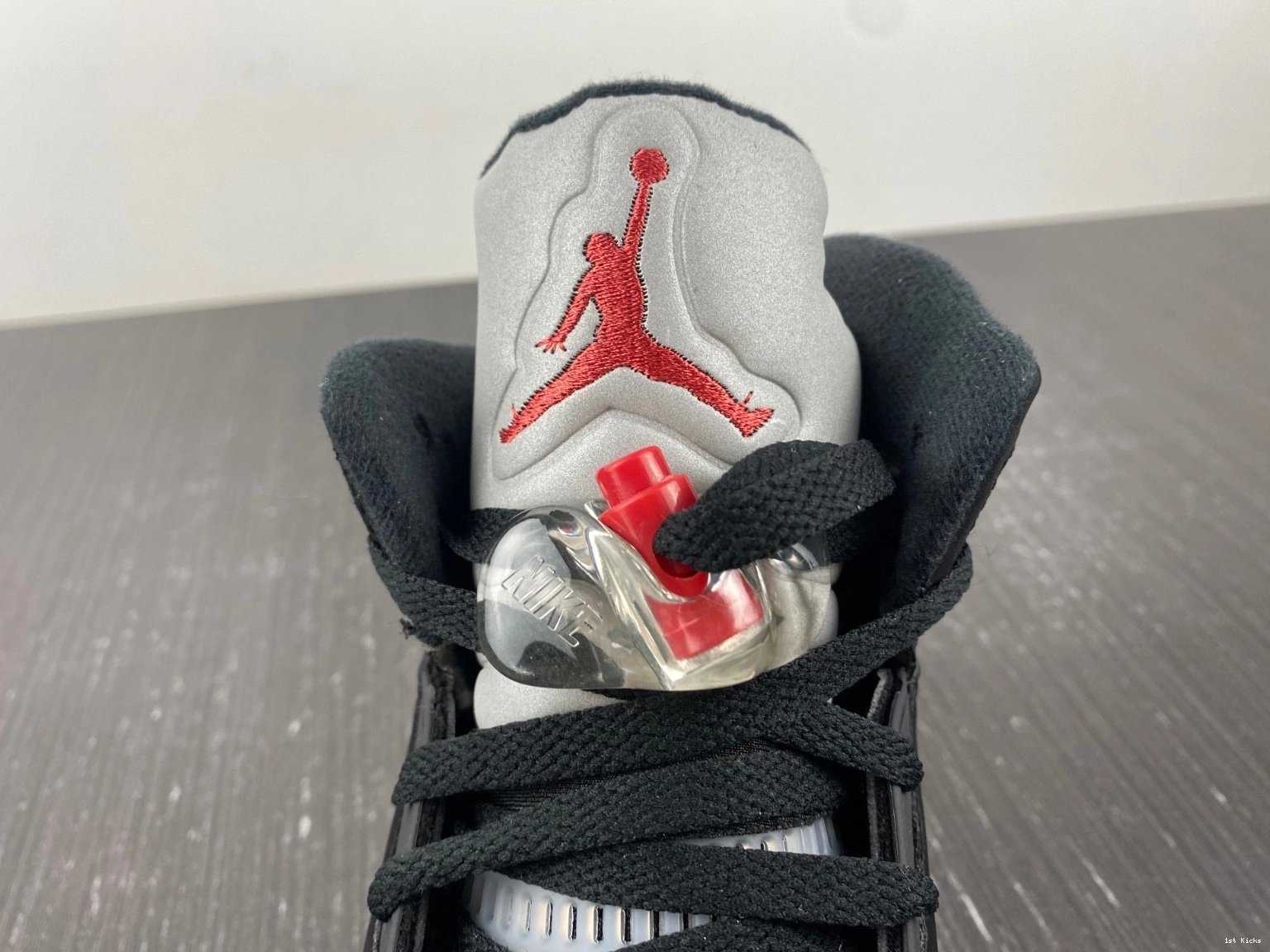 Jordan Retro Metallic (2016) - Black 845035-003 5 0124